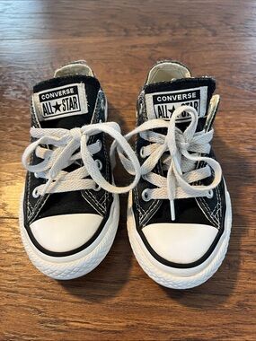Converse Chuck Taylor All Star Low Top Sneakers Kids Size 11 Black